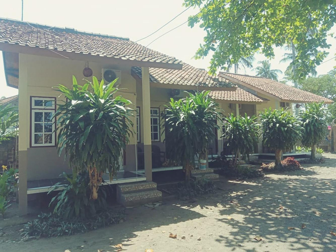 Exterior 6