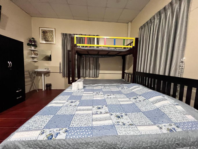 Bedroom 2, Mister T Homestay - Ruankaew House, Sam Phran