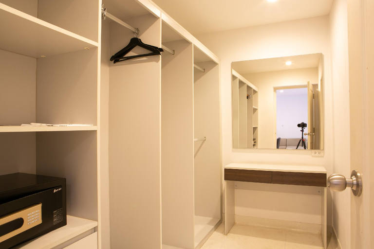 Bathroom 16