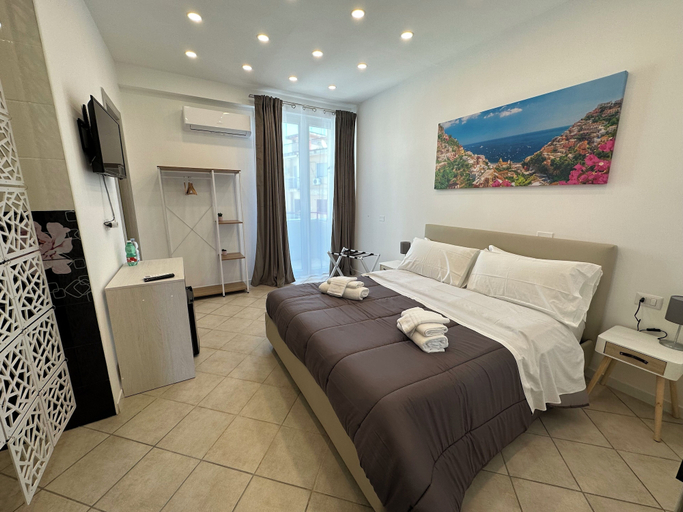 Bedroom 2, B&B OFF Rooms and Relax, Napoli