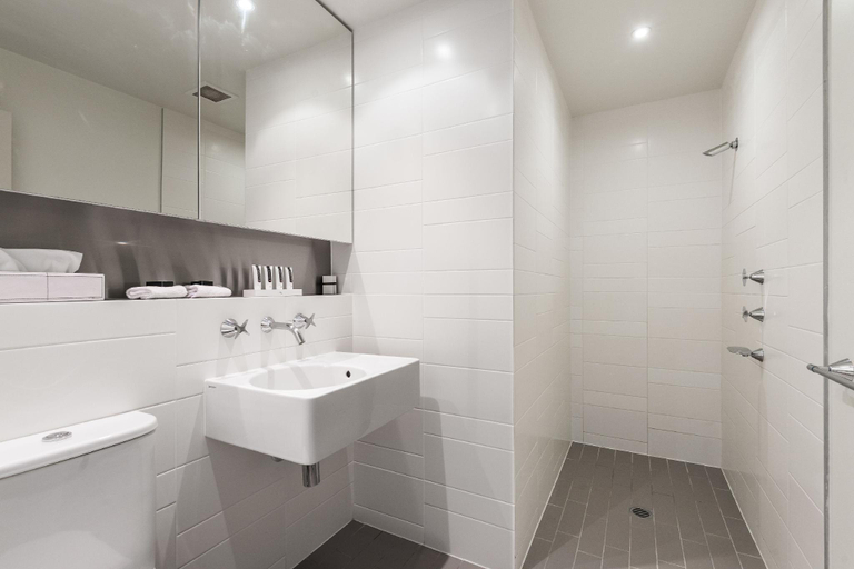 Bathroom 10