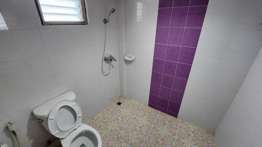 Bathroom 2, White Rose​ Hotel​ II​, Pattaya