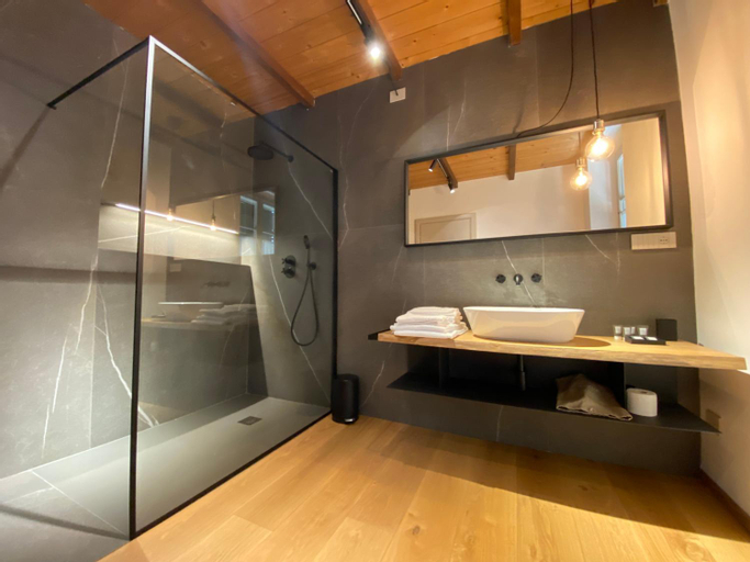 Bathroom 15