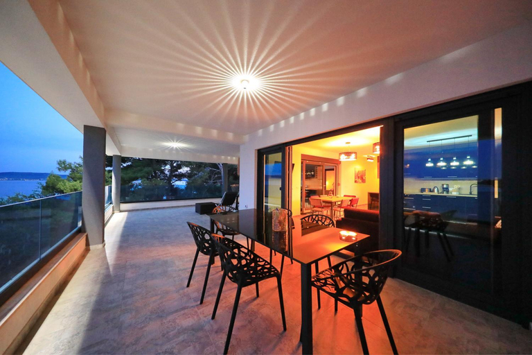 Food & Drinks, Marina-Bay-Resort - with Pool - first line to the sea, Sukošan