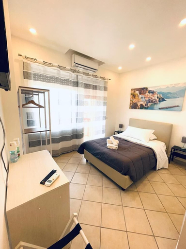 Bedroom 4, B&B OFF Rooms and Relax, Napoli