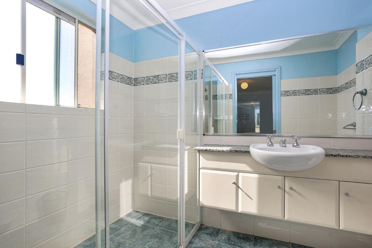 Bathroom 3, Aquarius 7 - Beach Views & Pool, Great Lakes