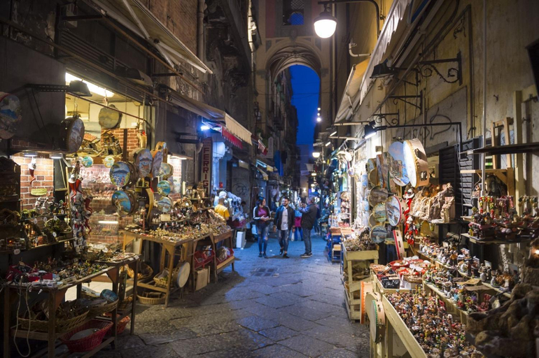 Food & Drinks, Apartment in the Center, Napoli