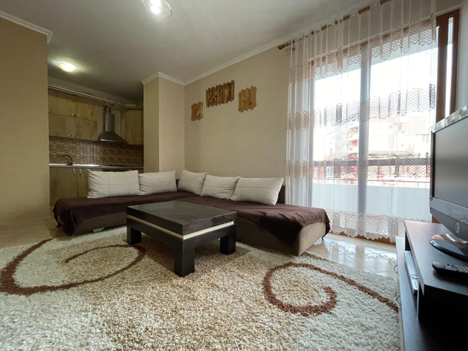 Others 4, Private Rooms 2 - City & Mountain Views & Free Parking & WiFi, Tiranës