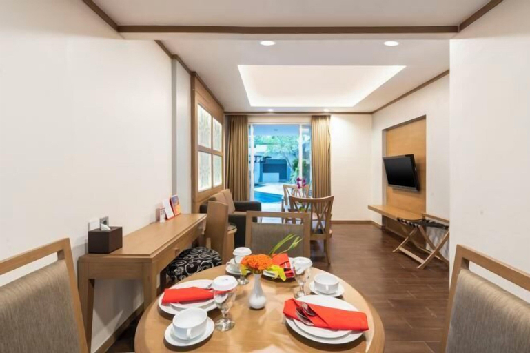Dining Room 11
