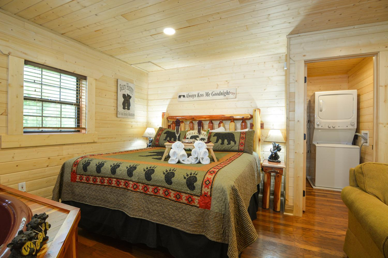Bedroom, Smoky Mountain Dream, Sevier