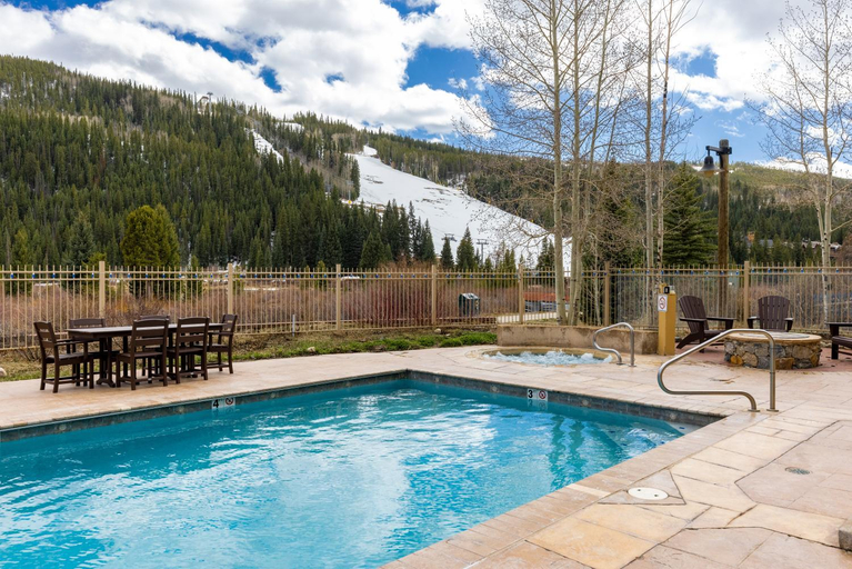 Sport & Beauty 2, Red Hawk Lodge 2211, Summit