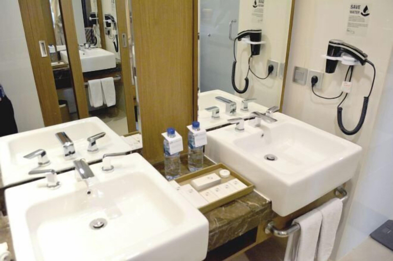 Bathroom 8