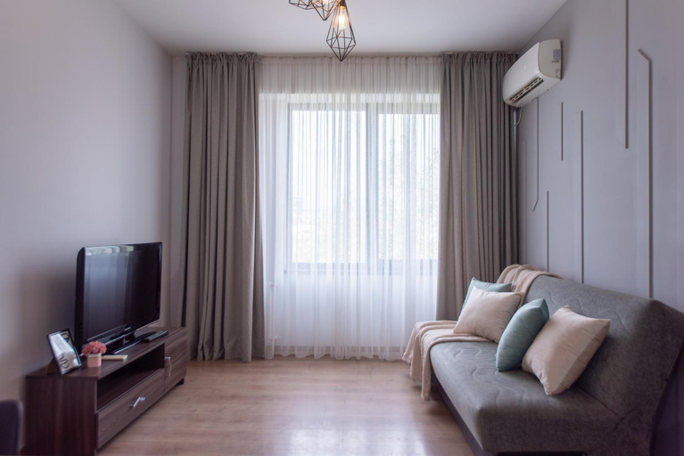 Others 4, 1-Bedroom Apartment with View - Balcony - 5 Min to Delisi Metro- Self Check-In, Tbilisi