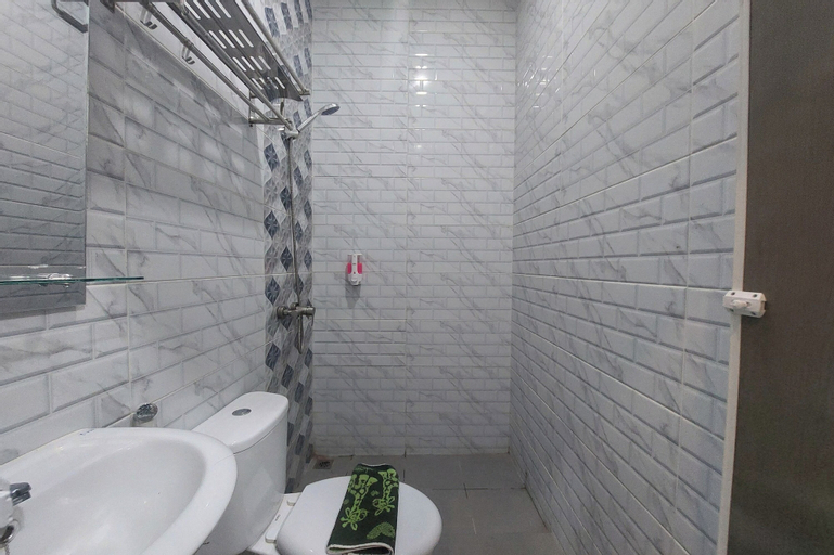 Bathroom 20