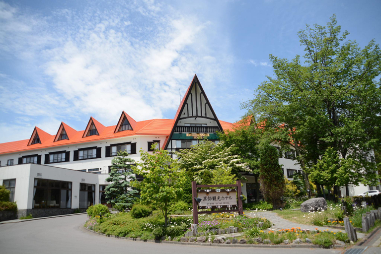 Exterior 1
