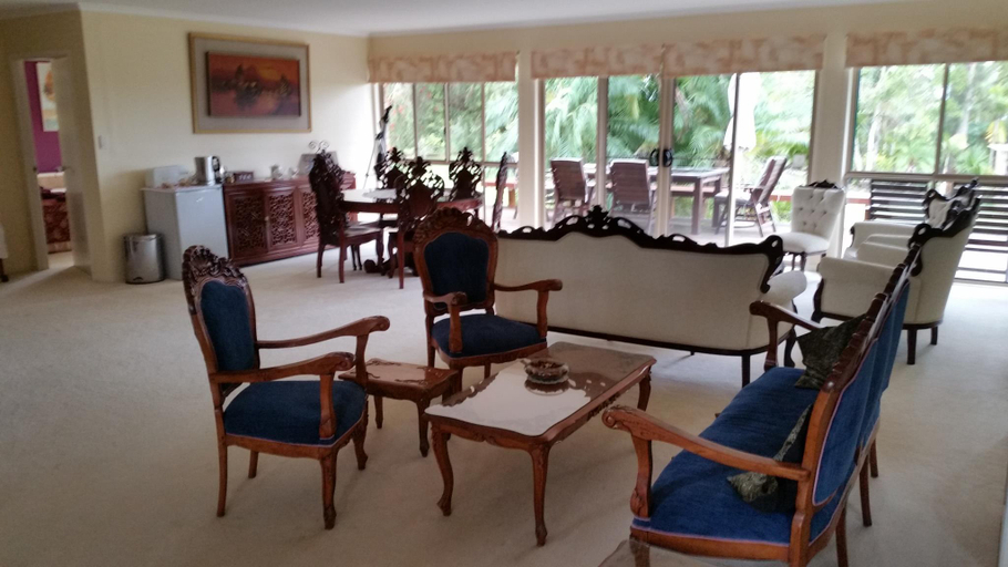 Food & Drinks, Hilltop Hideaway, Maroochy
