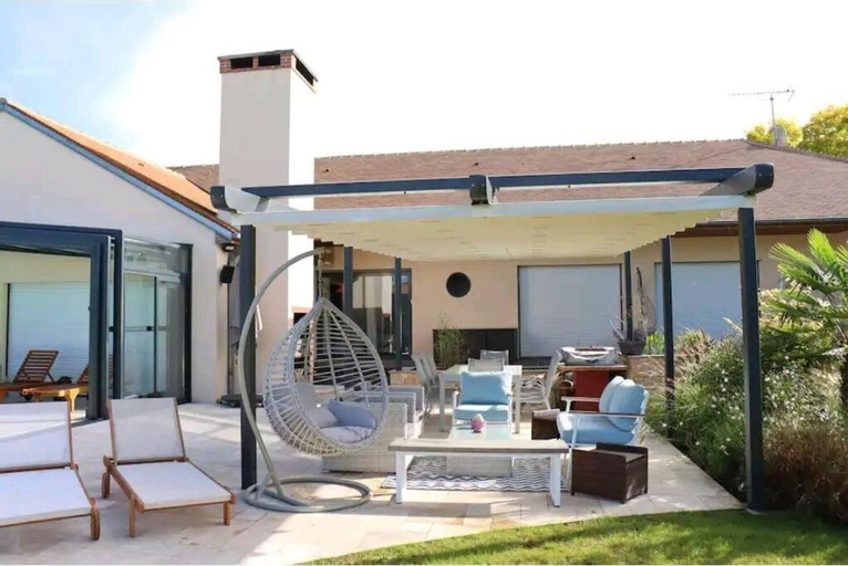 Exterior & Views 1, Sol'm Villa, Sarthe