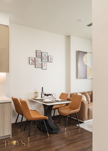 Dining Room 7