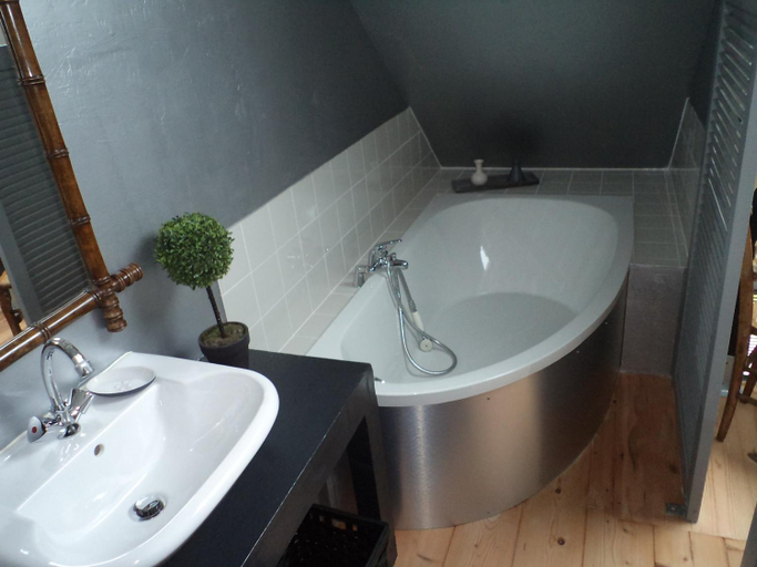 Bathroom 3, Studio Etables sur mer, Côtes-d'Armor