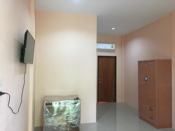 Others 4, Pornsomkit room, Sai Yok