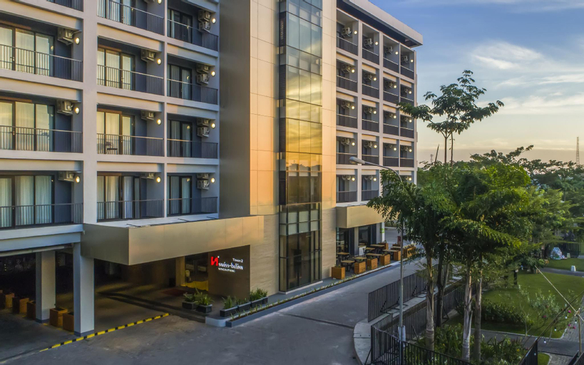 Exterior 9