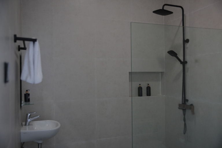 Bathroom, Jemira Villa, Badung