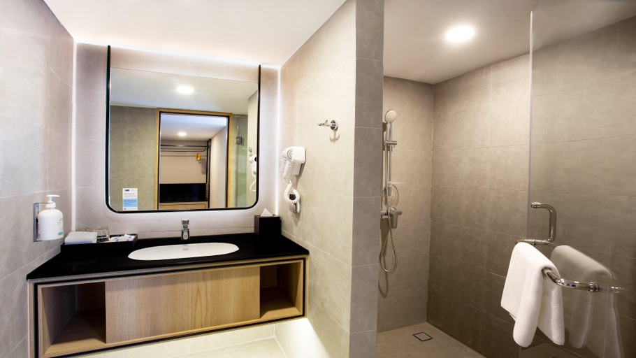 Bathroom 5