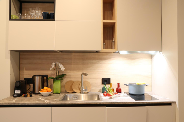 Others 5, Meyland suites centro, Milano