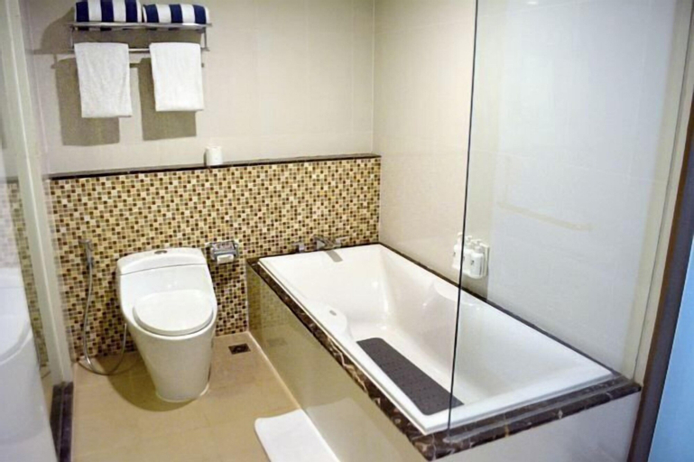 Bathroom 9