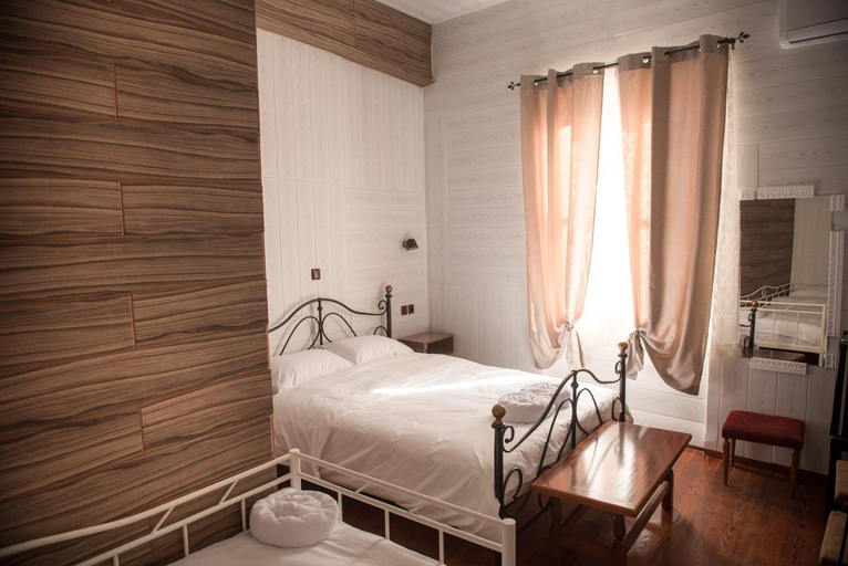 Others 2, 1920's Rooms & Beds, Peloponnese