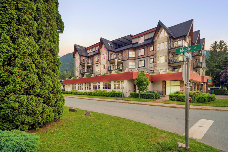Exterior & Views 2, Stylish Urban Retreat  2BR Condo, Fraser Valley