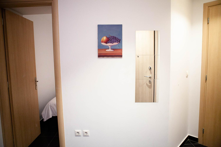 Others 5, Warm & Trendy Apartment, Attica