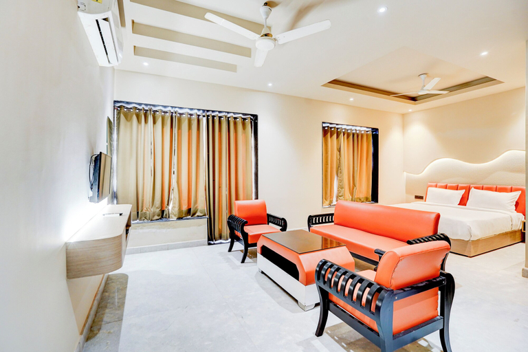 Bedroom 3, Hotel Royal City, Gautam Buddha Nagar