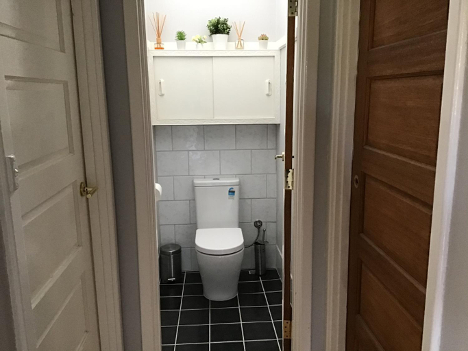 Others 3, Lg Qs Rm Private Luxury Bathrm Strictly NON SMOKERS and Genuine Travellers ONLY over 25, Rockingham
