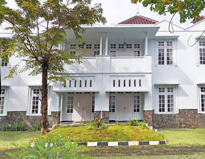 Exterior 1