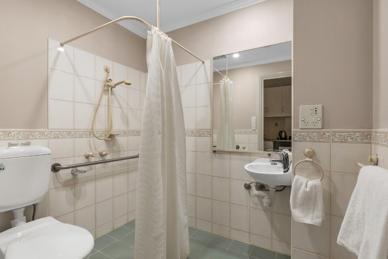 Bathroom 4