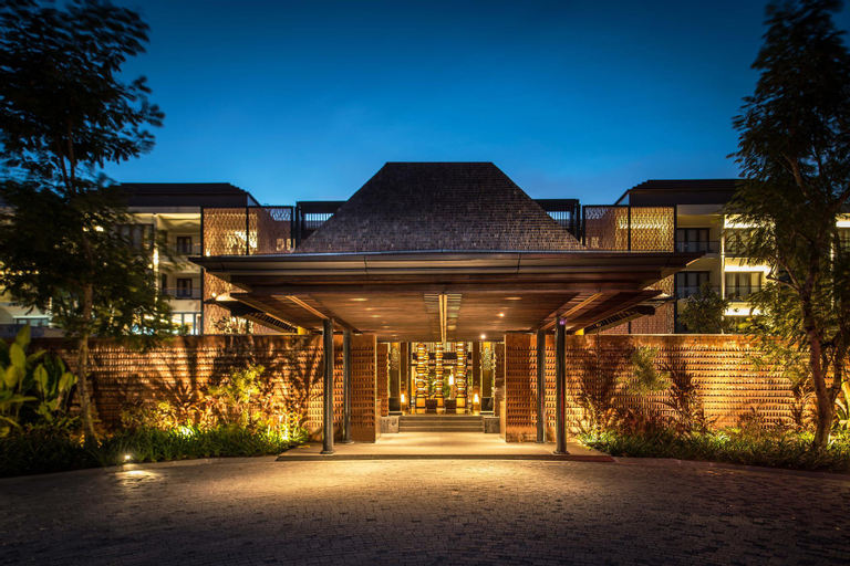 Exterior 10