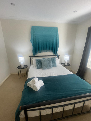 Bedroom 1, Secluded Shaw Family Home Sleeps 6, Stirling