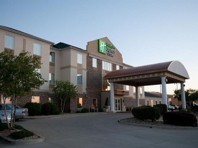 Exterior 13