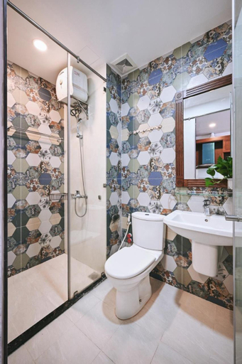 Bathroom 13