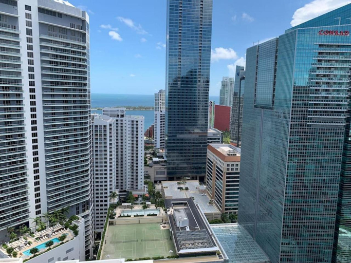 Sunshine Ocean and City Views 1 BR Paradise with Parking, Miami-Dade