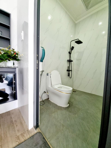 Bathroom 11