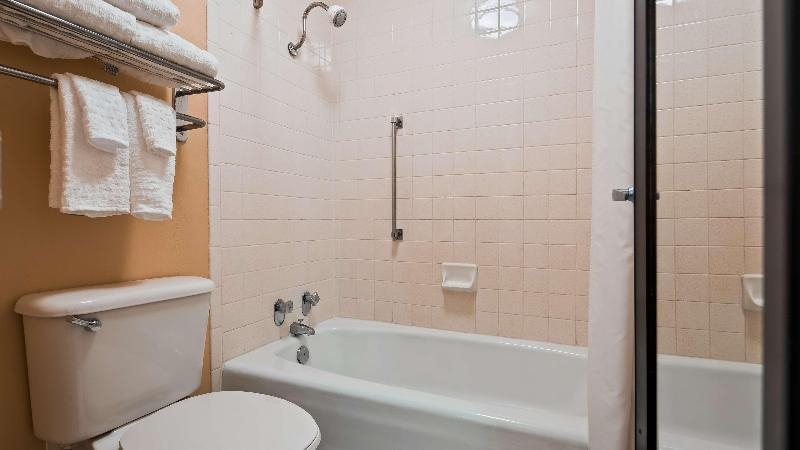 Bathroom 4