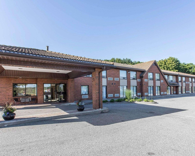 Others 5, Comfort Inn, Simcoe