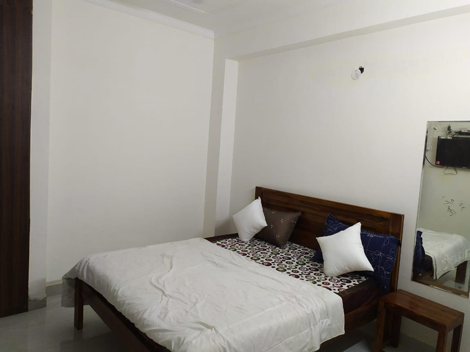Others 3, The Raveesh Apartment F771, Delhi