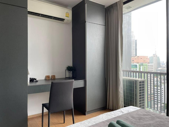 Bedroom 1, Private room with 1 Bedroom & 1 Bathroom, near BTS Surasak, Bang Rak