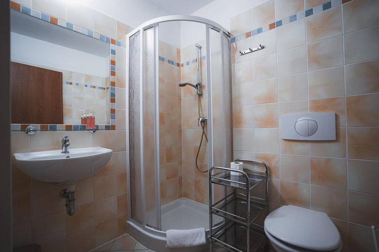 Bathroom 3, Apartmany Jurica Bozi Dar 84, Karlovy Vary