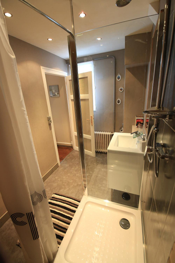 Bathroom 3, Le Nid Bord De La Loire, Loiret