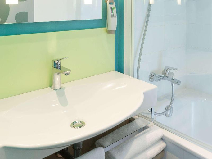 Bathroom 11