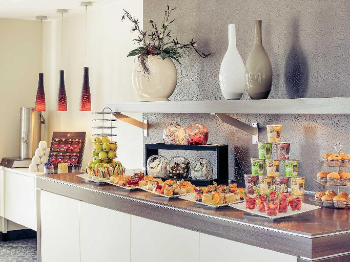 Food & Drinks 15